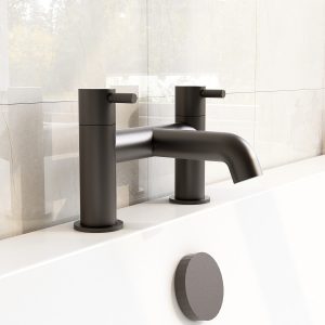 Ravine bath filler in Matt Black